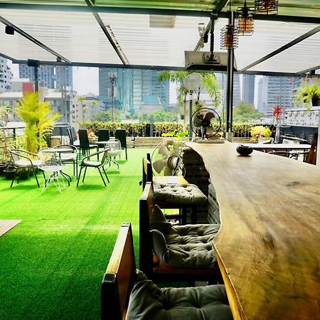 Hash Apartment With Unique Chill Design At Silom Soi 3 Бангкок Экстерьер фото